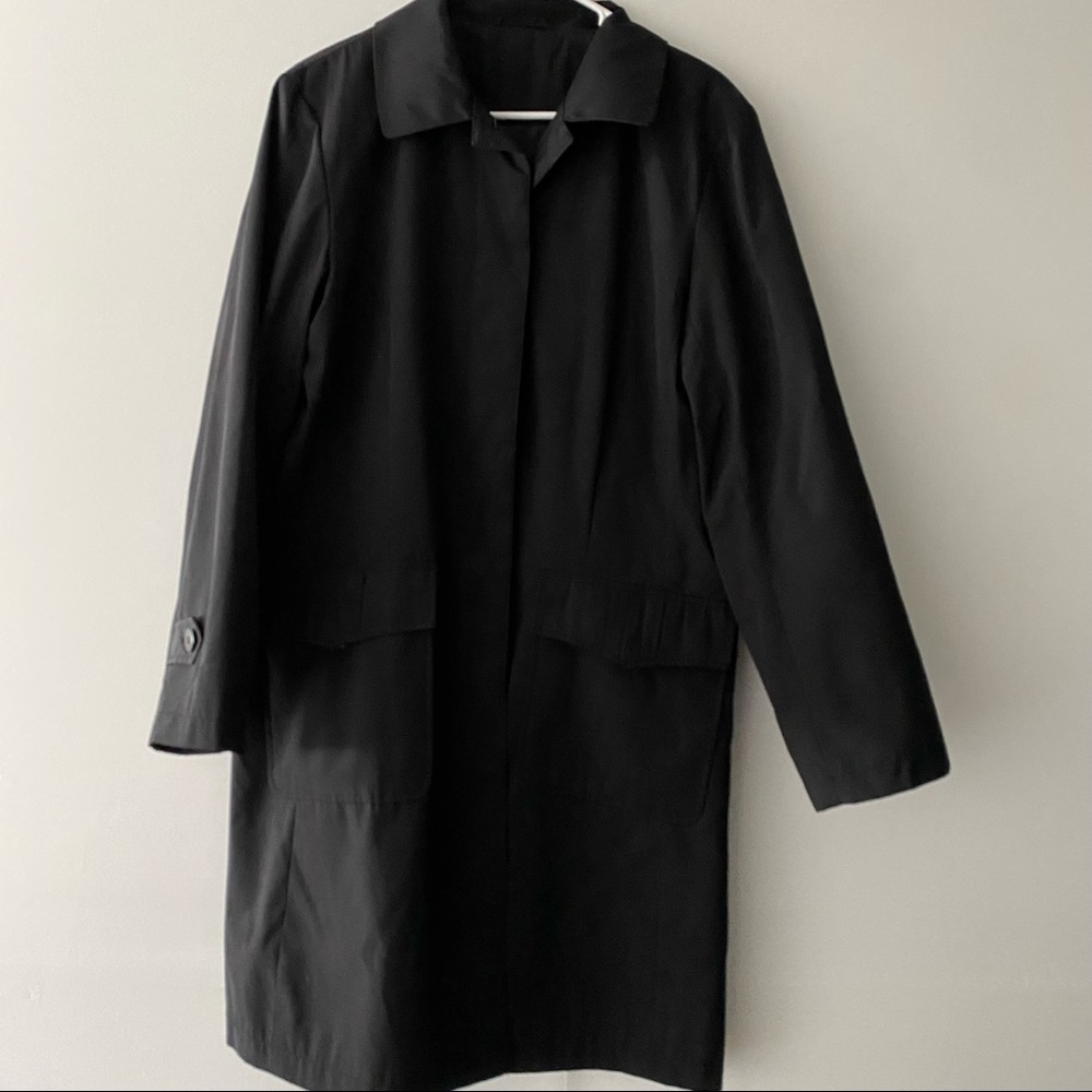 Regent Park Black trench coat classic
